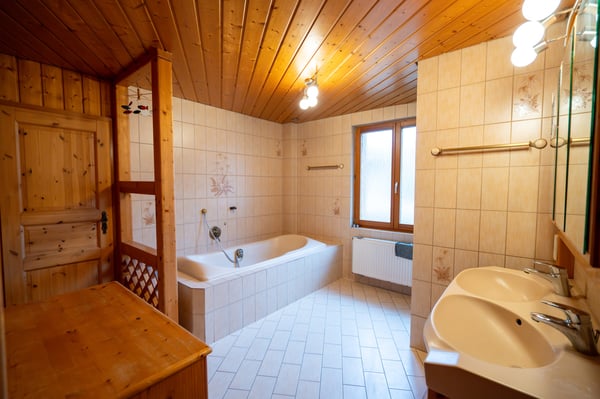 TOP-Rendite mit Wohn- und Gewerbeobjekt: Vielseitig nutzbar für Kapita 11