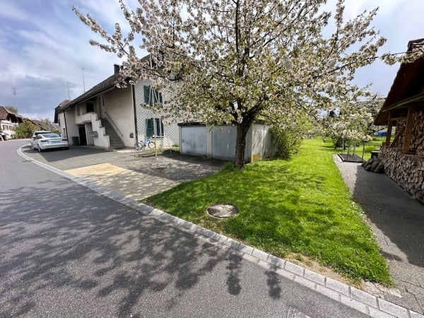 Charmante und gemütliche Altbauwohnung an ruhiger und sonniger Lage befristet bis Frühling 2027 2
