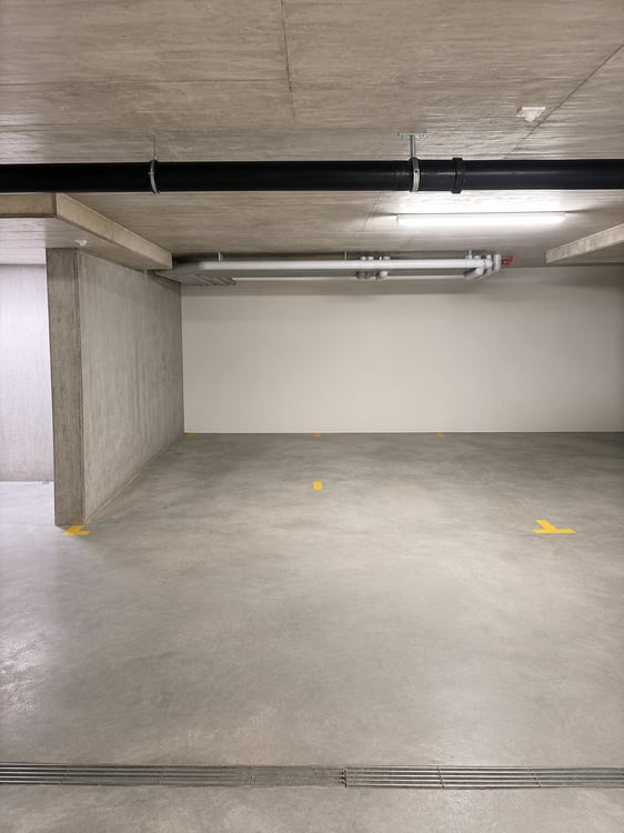 Einstellhallenplatz Nr. 1