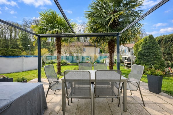 Rückzugsort mit Pool, Garten und zusätzlichem Wohnraum 13