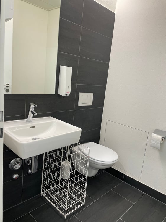 Attraktives Ladenlokal sehr guter Lage 8