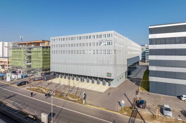 Einziehen & durchstarten – hochwertige Bürofläche im West-Log 2