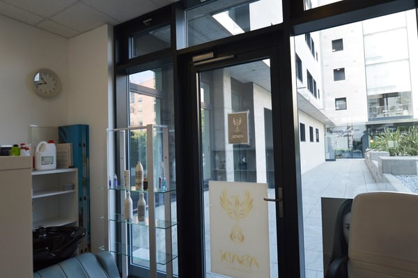 INTERESSANTE LOCALE COMMERCIALE AL PIANTERRENO CON VETRINE 5