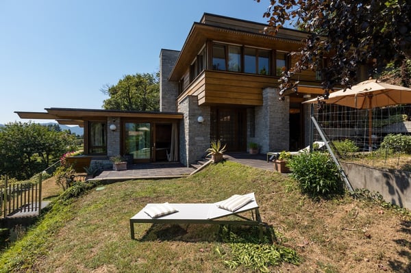 VILLA CON VISTA LAGO