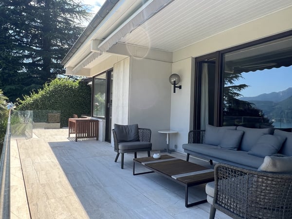 LUSSUOSA VILLA IN POSIZIONE PRIVILEGIATA 2