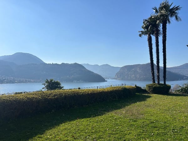VILLA CON CHARME E VISTA APERTA SUL LAGO DI LUGANO