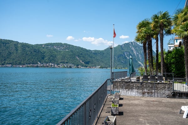 PRESTIGIOSA VILLA SULLE SPONDE DEL LAGO, CON DARSENE PRIVATE 3