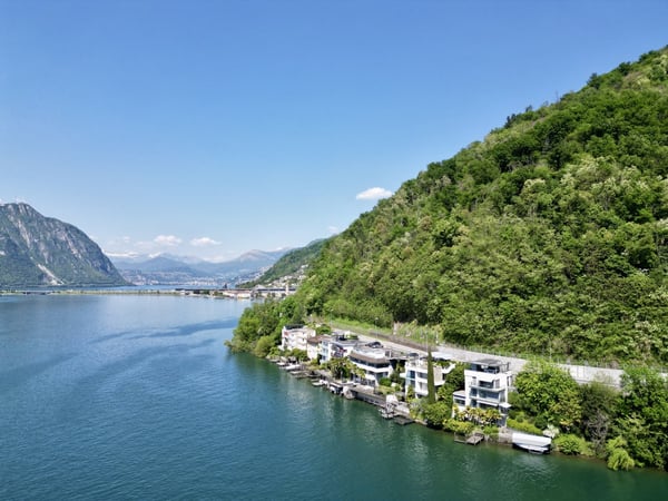 PRESTIGIOSA VILLA SULLE SPONDE DEL LAGO, CON DARSENE PRIVATE 12