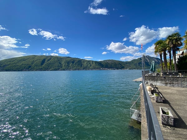 PRESTIGIOSA VILLA SULLE SPONDE DEL LAGO, CON DARSENE PRIVATE 9
