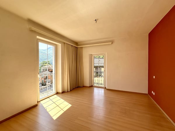 CASA UNIFAMILIARE 4.5 LOCALI CON VISTA MOZZAFIATO SUL LAGO 10