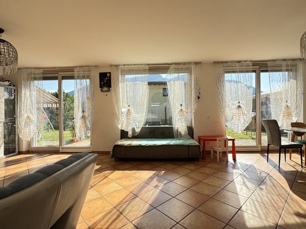 VILLA BIFAMILIARE CON GRANDE GIARDINO 5