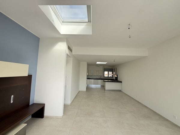 ELEGANTE ATTICO, GRANDE TERRAZZA BEN SOLEGGIATA CON VISTA LAGO 6