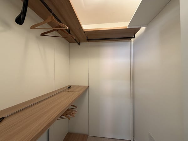 ELEGANTE ATTICO, GRANDE TERRAZZA BEN SOLEGGIATA CON VISTA LAGO 10