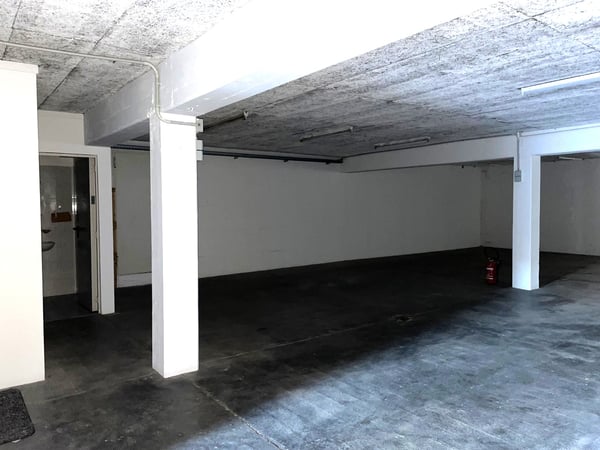 MAGAZZINO / SPAZIO COMMERCIALE 3