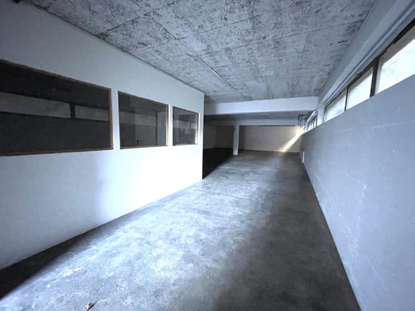 MAGAZZINO / SPAZIO COMMERCIALE 2