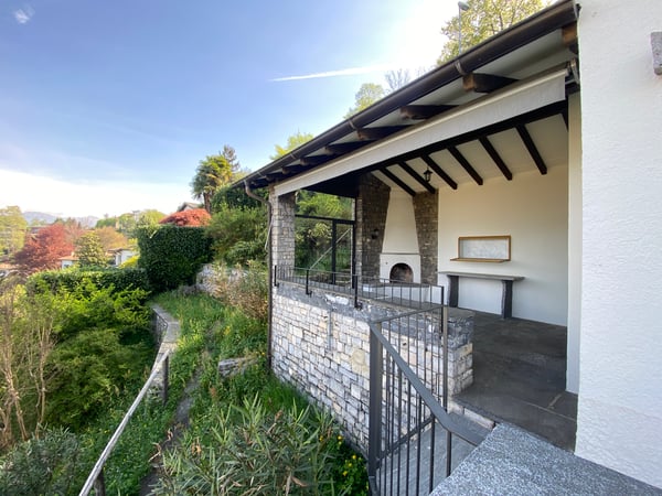 ELEGANTE CASA CON VISTA LAGO NEL CUORE DELLA COLLINA D'ORO 11