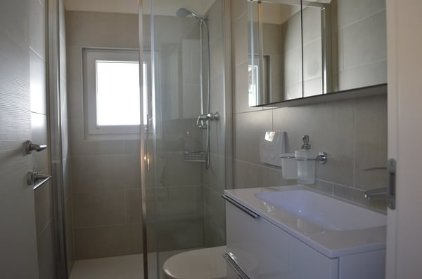 VILLA UNIFAMILIARE DI 5.5 LOCALI CON GIARDINO 8
