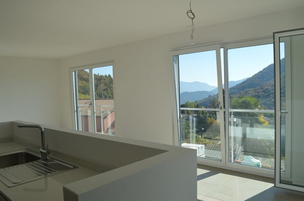 VILLA UNIFAMILIARE DI 5.5 LOCALI CON GIARDINO 4