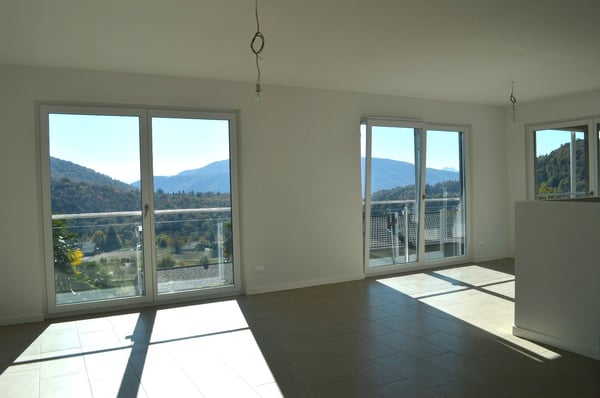 VILLA UNIFAMILIARE DI 5.5 LOCALI CON GIARDINO 2