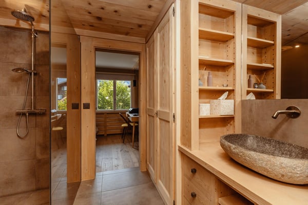 Modern second residency Flat in Gstaad Center 8