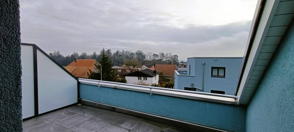 Wohnen mit viel Cachet: Dachwohnnug in Lommiswil 13