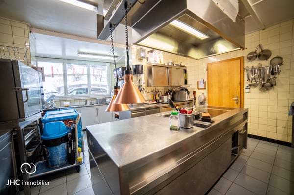 Restaurant à fort potentiel avec les murs à Morgins 13