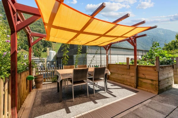 Charmante, modernisierte Doppeleinfamilienhaus-Hälfte mit viel Grün 9