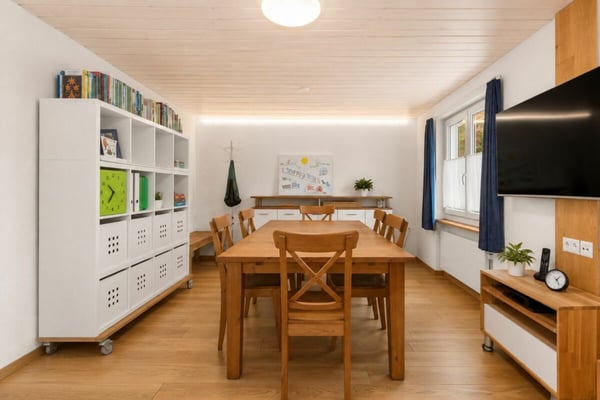 Charmante, modernisierte Doppeleinfamilienhaus-Hälfte mit viel Grün 5