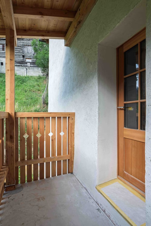 Charmante 2.5-Zimmer-Duplex-Wohnung in historischem Gebäude in Stalden VS 6