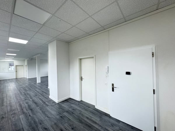 Bureaux modernes de 1 pièces à Delémont - Récemment rénovés 2