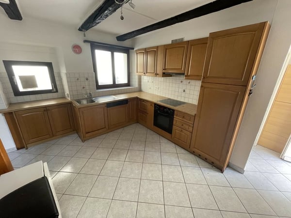 Vendesi casa unifamiliare di 3.5 locali su 3 piani a Solduno 3