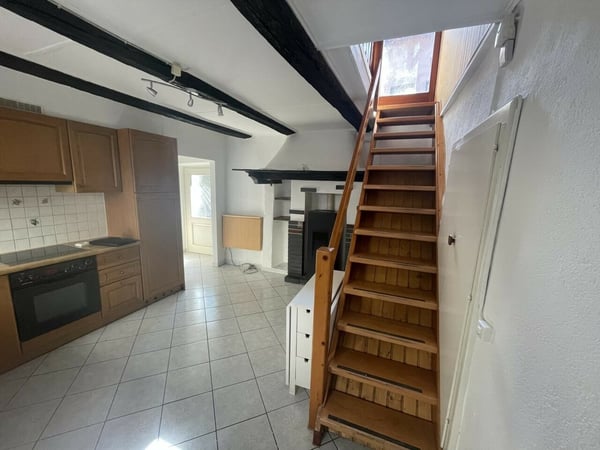Vendesi casa unifamiliare di 3.5 locali su 3 piani a Solduno 4