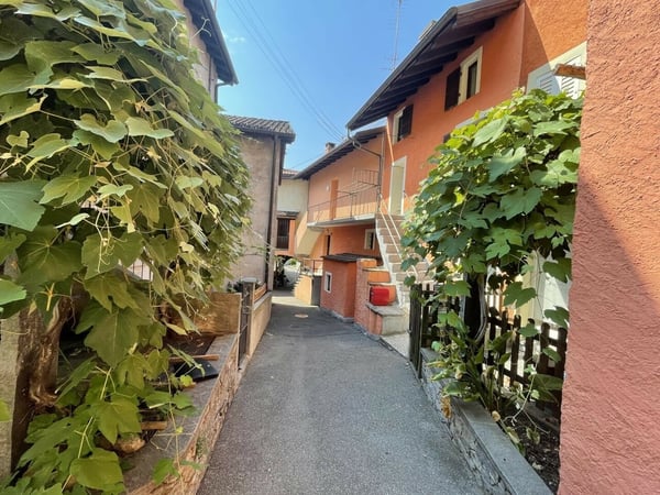 Vendesi casa unifamiliare di 3.5 locali su 3 piani a Solduno 10