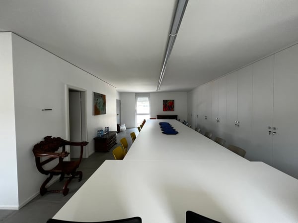 Affittasi moderno e spazioso ufficio arredato a Losone 7