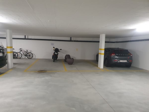 Vendesi posteggio in autorimessa 4