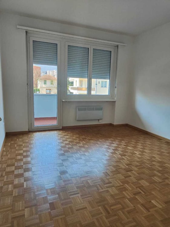 Affittasi appartamento di 3 locali al 1. piano 4