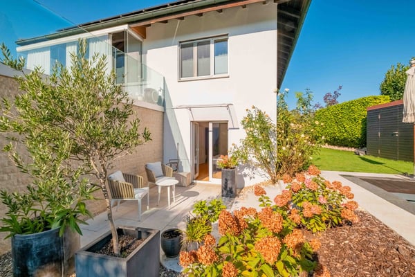 Schönes Einfamilienhaus mit Gartenoase und Pool in Steinach/SG 2