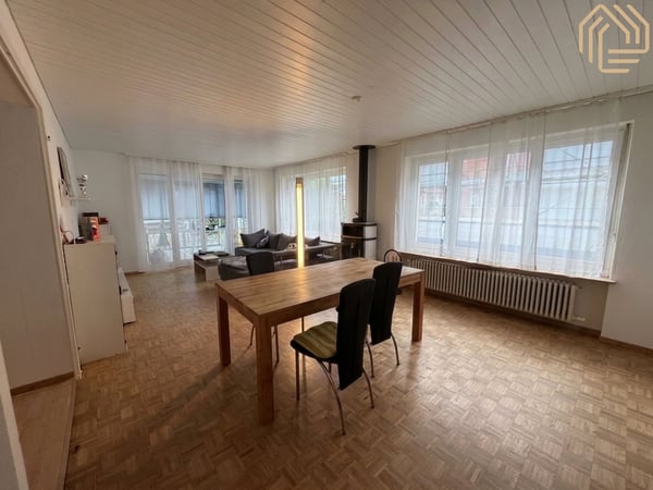 Exklusive 5.5 Zimmerwohnung – inkl. Garage & Wintergarten 2