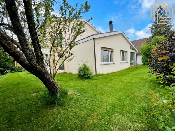 Exklusive 5.5 Zimmerwohnung – inkl. Garage & Wintergarten 1