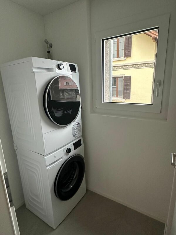 2.5 Zi. Wohnung im 1.OG mit grossem Balkon