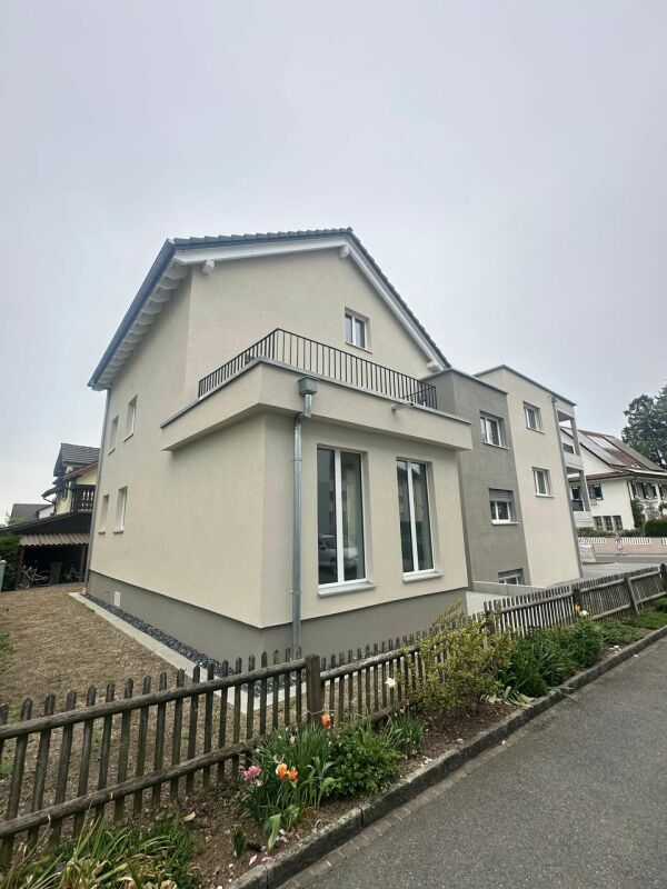 2.5 Zi. Wohnung im 1.OG mit grossem Balkon