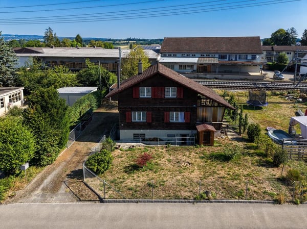 Charmantes 4,5-Zimmer-Einfamilienhaus mit grossem Garten und viel Potenzial