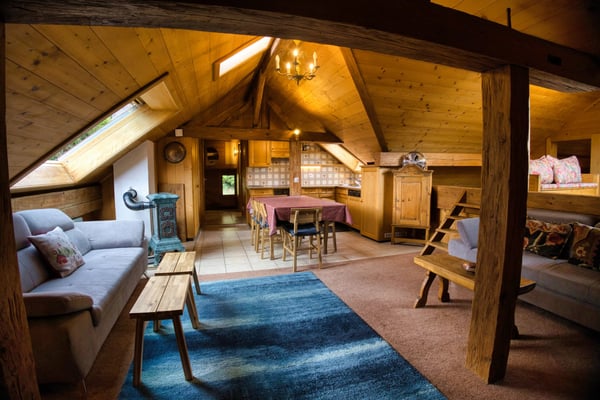 Un chaleureux 3 pièces sous les toits au coeur de Château-d'Oex