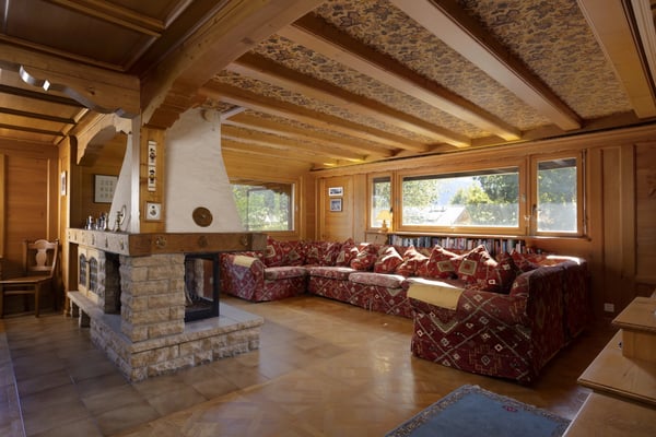 A family chalet comprising two flats, in need of renovation, in the heart of Château-d'Oex 3