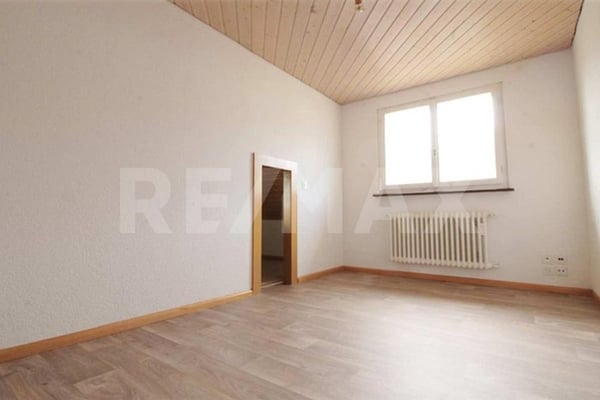 Charmante 3.5-Zimmer-Dachwohnung für Investoren, Paare oder Singles in Rekingen 5