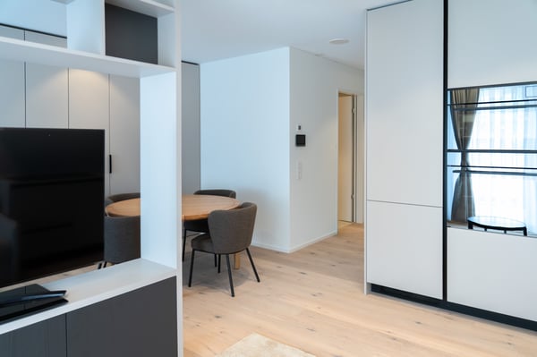1.5-Zimmer, möbliert, Balkon - direkt am Bahnhof Killwangen 1