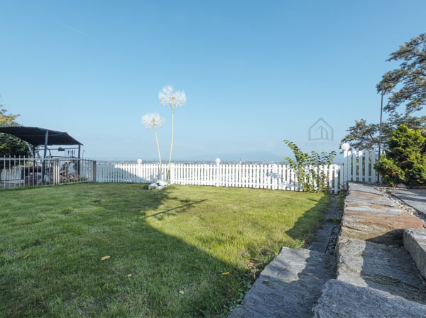 Traumhaftes Wohnen mit Pool, Wellness, Panoramasicht und Wald 4