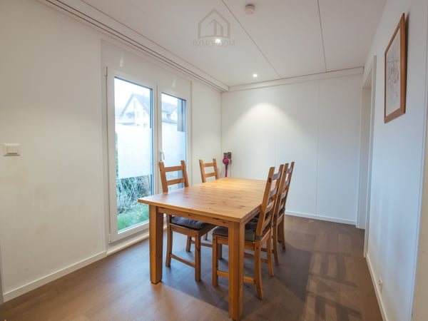 Modernes 1½-Zimmer-Reihenmittelhaus im Minergiestandard mit Solarfassade 3