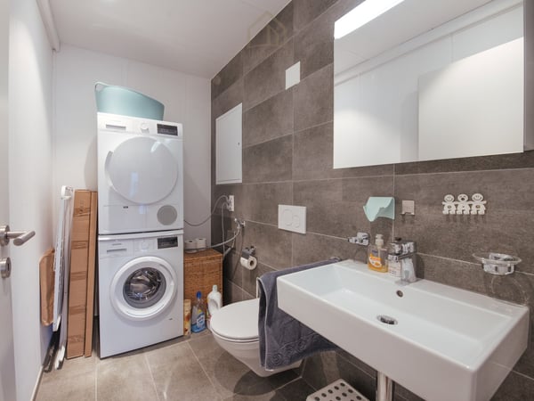 Modernes 1½-Zimmer-Reihenmittelhaus im Minergiestandard mit Solarfassade 9