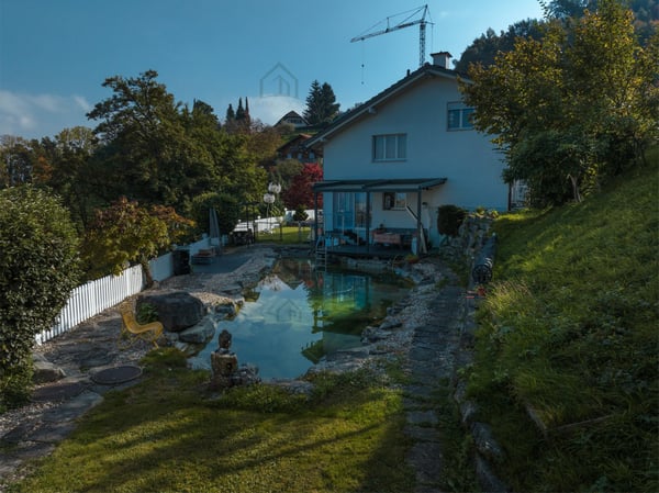 Traumhaftes Wohnen mit Pool, Wellness, Panoramasicht und Wald 2